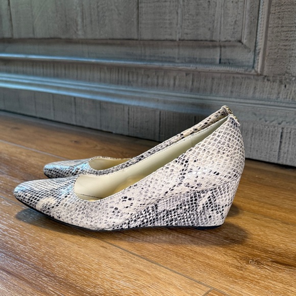 Anne Klein Snakeskin Heels - Black and Cream - Picture 3 of 5